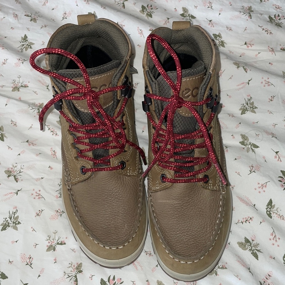 NWT ECCO Gore-tex hiking boots